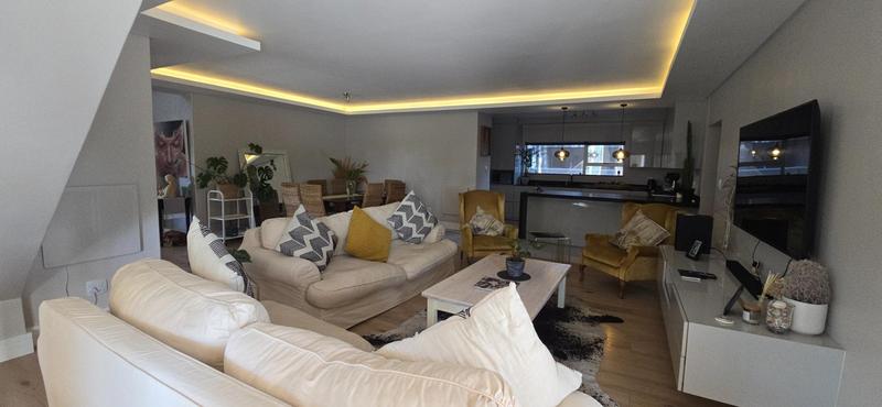 To Let 4 Bedroom Property for Rent in Greenways Golf Estate Western Cape